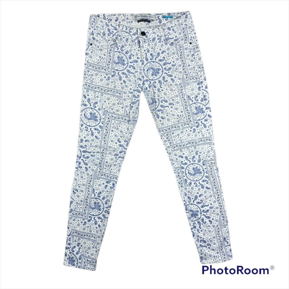 Zara Trafaluc Low Rise Stretch Distressed Skinny Jeans White Blue Paisley Size 6